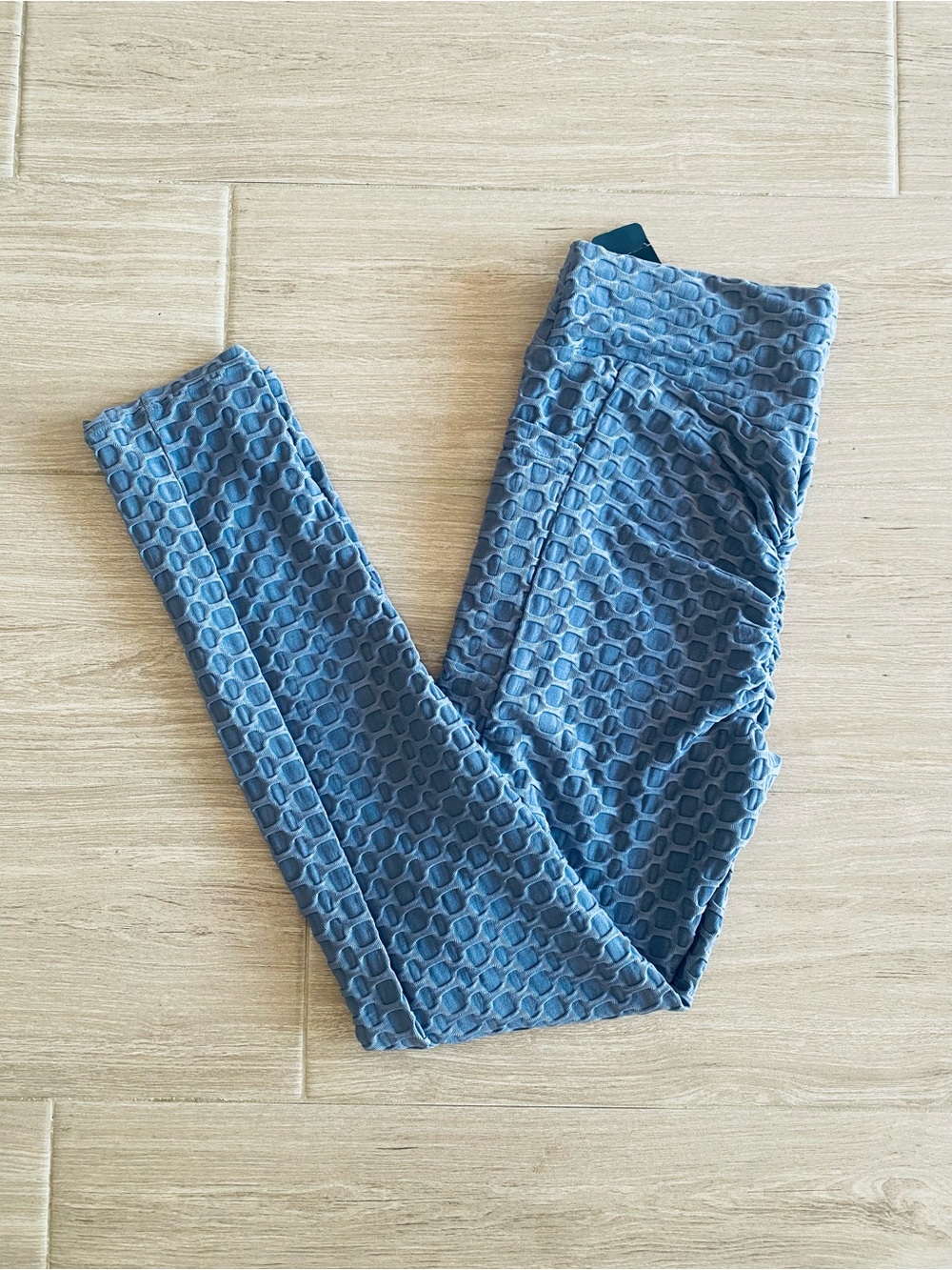 J&W High Waist Scrunch Butt Textured Leggings NWT Grey Honeycomb Yoga Pants M